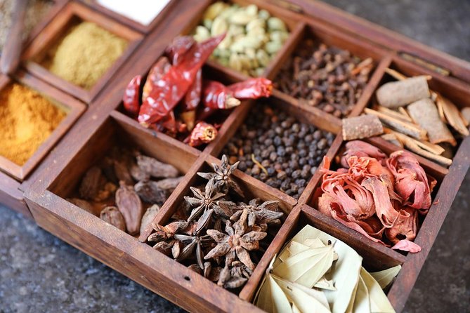 The Chef @ 11:30 am (4 Main Dishes + 3 Breads) - The 3-hour flow: turning spice lessons into four mains and three breads