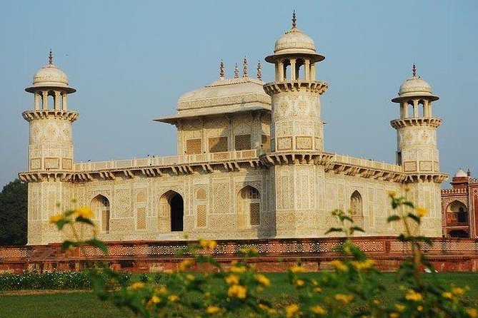 Tour The Taj Mahal - Agra Fort (Akbar-era): history you can point to
