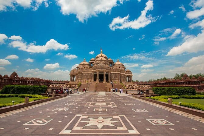 Tour to Akshardham temple with Guide and Delhi Transfer - Pre-booked tickets that actually save time