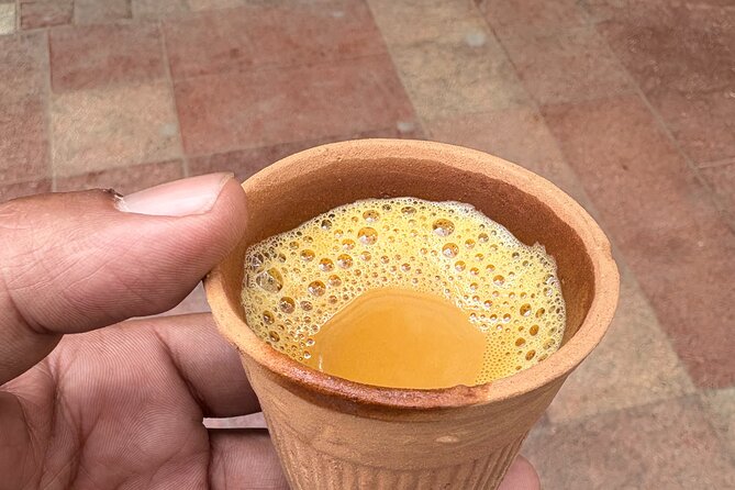 Tour to Old Delhi with Guide and Pickup - Khari Baoli: Asia’s Largest Wholesale Spice Market in Real Time
