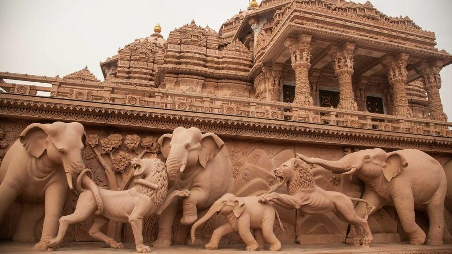 Tour To Swaminarayan Akshardham Guide & Delhi Transfers - The Cycle of Life water show (15 minutes) and why it lands
